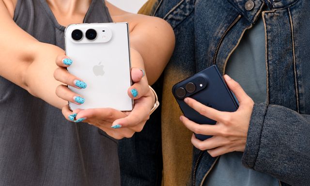iPhone Duo rẻ nhất 65 triệu đồng: Người khen đáng tiền, kẻ chê “phông bạt”