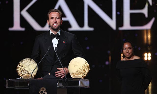 Harry Kane 33 tuổi nhận Quả bóng Vàng: Những nỗ lực âm thầm rồi cũng đơm hoa kết trái