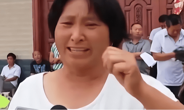 Người đàn ông lần đầu vay tiền cho con trai cưới vợ lại bị ngân hàng từ chối: “Cả làng anh đang nợ xấu 700 tỷ đồng”