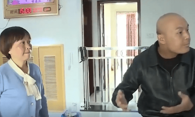 Người đàn ông mang 3,2 tỷ đền bù đất đi gửi tiết kiệm, lúc bị ung thư đến rút phát hiện còn 5.000 đồng, ngân hàng: “Chính anh chuyển tiền đi”