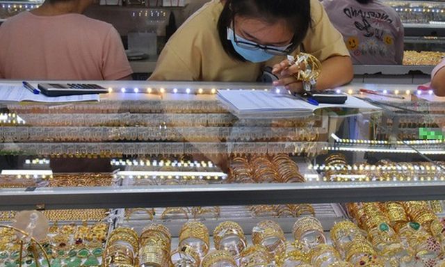 Phát hiện nữ nhân viên công ty vàng bạc thường xuyên đi mua bạc xi mạ, sở hữu gần 550 triệu đồng: Công an Cần Thơ làm rõ điểm bất thường