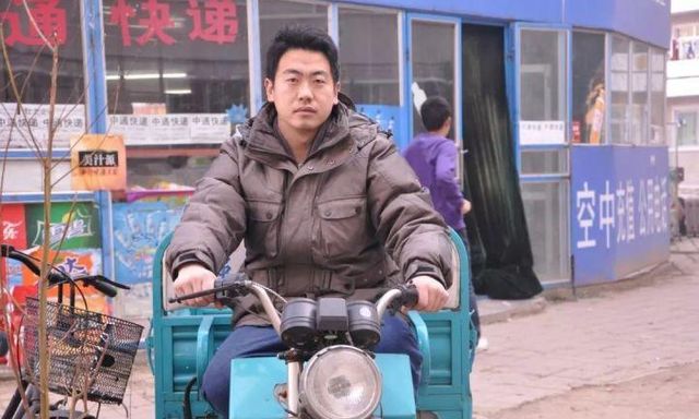 Phát hiện một tiến sĩ đi làm shipper, thu nhập hơn 748 triệu đồng/năm: “Họ nói tôi đang tranh việc của người có trình độ thấp hơn”