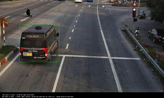 Gần 100 chủ xe vượt đèn đỏ có biển số sau nhanh chóng nộp phạt nguội theo Nghị định 168