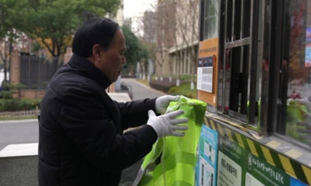 Phát hiện 1 Phó hiệu trưởng trung học cứ 7h sáng là “mất liên lạc”, nghe con ruột nói 1 câu mà tan nát cõi lòng