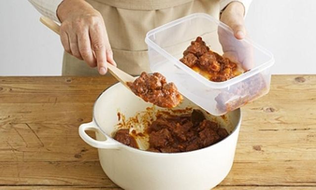 Thức ăn thừa gây ung thư: Vì sao có món để qua đêm vẫn ăn được, nhưng có món hâm nóng kỹ đến đâu cũng đừng tiếc?