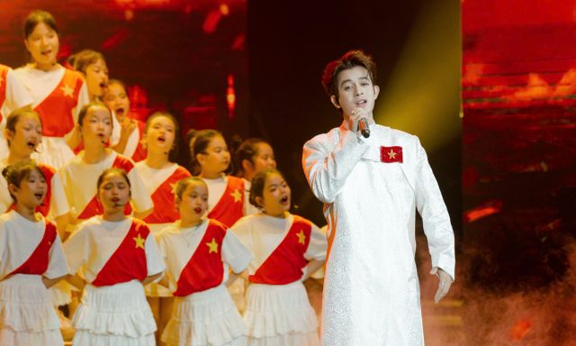 Nam ca sĩ 10X hát “Còn gì đẹp hơn” tại sân khấu Cống hiến áp lực khi hát “hit quốc dân” giữa dàn nghệ sĩ gạo cội