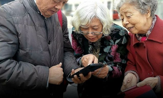 Lời khuyên cho người sau tuổi 50: Có 3 việc nên dừng lại nếu không muốn hối hận về sau