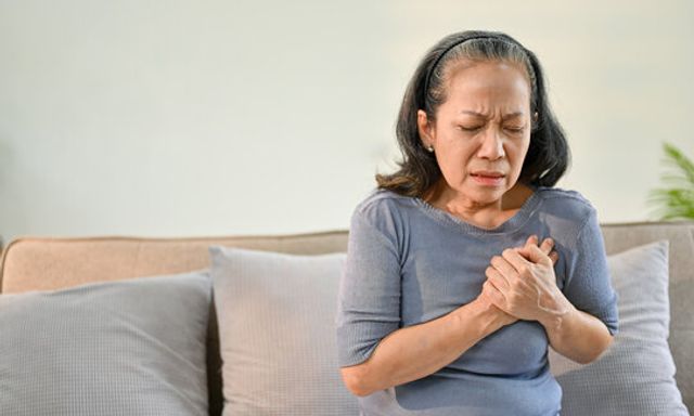 Người phụ nữ đột tử vì nhồi máu cơ tim cấp, bác sĩ cảnh báo: 3 loại gia vị quen thuộc dễ “bào mòn” mạch máu nếu dùng sai cách