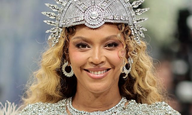 Beyoncé đeo tuyệt tác “50 triệu USD” lên thảm đỏ, cùng dàn sao hạng A khuynh đảo Met Gala 2026 với những tuyệt tác triệu đô