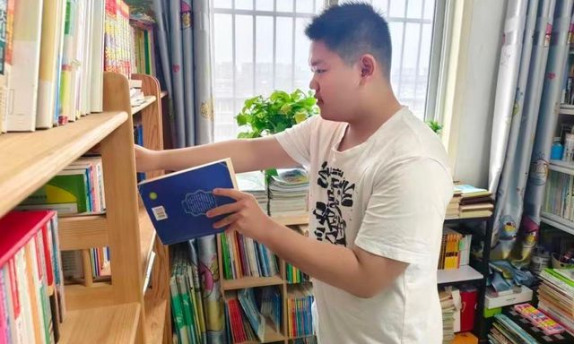Thăm nhà nam sinh thi ĐH điểm cao, thủ khoa môn Vật lý, tôi phát hiện: Gia đình có 1 đặc điểm này, trẻ lớn lên rất dễ xuất chúng