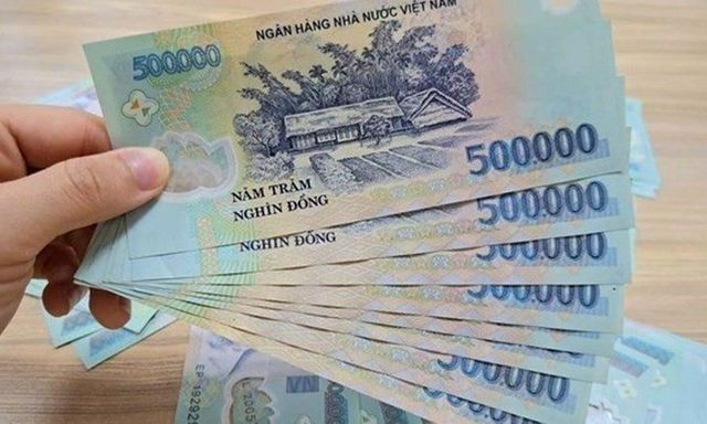 Xác minh giao dịch 7.000.000 đồng, công an xã hỗ trợ trao trả cho người chuyển khoản nhầm