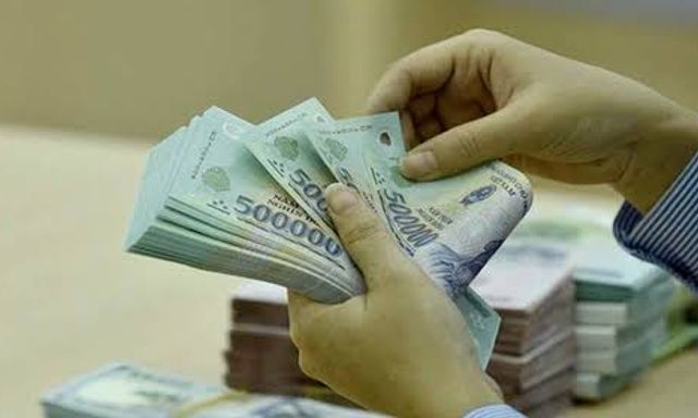 Công an xác minh giao dịch chuyển khoản 320,9 triệu của 1 người phụ nữ ở Hà Nội, chị H.T.H SN 1992 tới làm việc với cơ quan chức năng