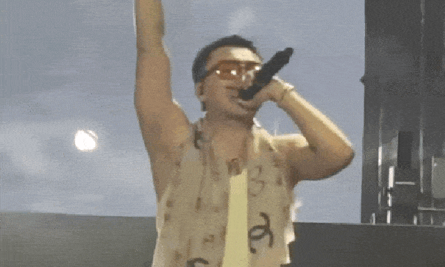 Sơn Tùng lại “chiêu trò” vào đêm giao thừa: Lần thứ 3 cho fan “leo cây” nhưng vẫn chốt 1 câu 