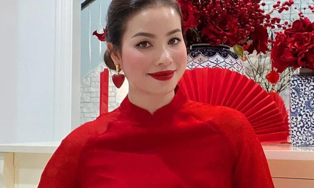 Động thái gây chú ý của Phạm Hương giữa lúc liên tục bị soi 