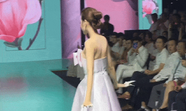 Showbiz Việt mấy ai khổ như mỹ nhân này: Ngày nào cũng dậy từ 3h sáng, bị chồng mắng đến phát khóc