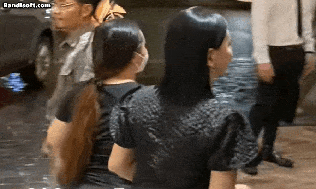 Sao nữ Vbiz phải bán máu vì không được đóng phim, 20 năm sau ngày nào cũng bị người lạ nhắn tin xin tiền