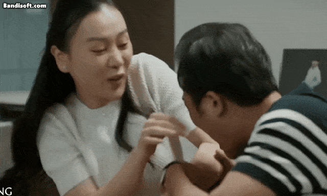 Phim Việt giờ vàng vừa mới hot đã nổ tung tranh cãi, nam chính thở thôi cũng bị soi đủ đường 