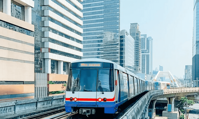 Quốc gia láng giềng Việt Nam đưa vào vận hành loại tàu cao tốc làm từ ‘sợi’, vừa nhẹ vừa bền hơn tàu thép gấp nhiều lần, chạy 'băng băng' 140km/h với công nghệ tối tân