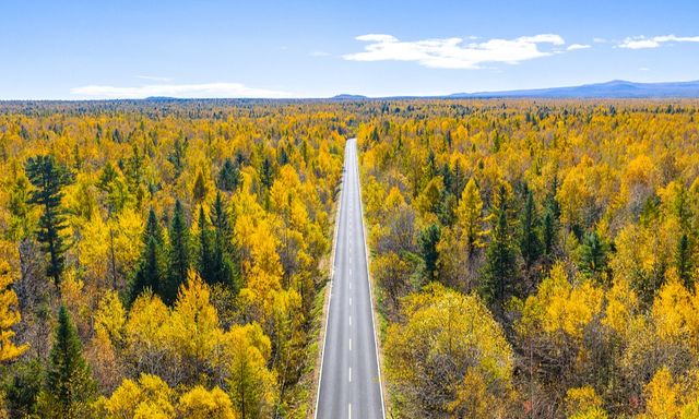 Chỉ có thể là Trung Quốc: Xây siêu vành đai cao tốc 27.000 km, dài hơn một nửa chu vi trái đất, nối hàng trăm cửa khẩu, cảng, danh lam thắng cảnh