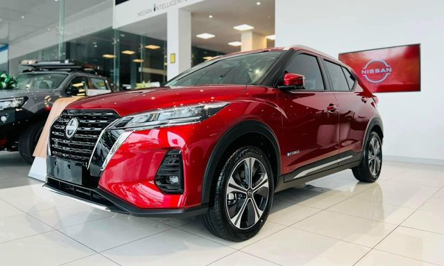 Nissan Kicks giảm giá mạnh hơn 170 triệu đồng, quyết đấu Yaris Cross và Seltos