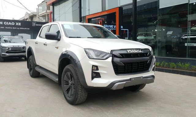 Isuzu D-Max xả kho giảm giá tới 170 triệu: Bản cao cấp nhất còn 710 triệu, ngang giá niêm yết của Triton số sàn