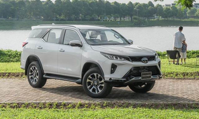 Cơ hội nào cho Toyota Fortuner 2024 tại Việt Nam khi thêm tiện nghi, giảm giá bán, bỏ số sàn
