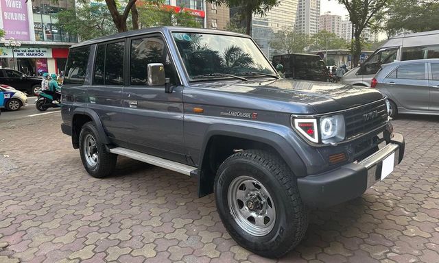 Bán Toyota Land Cruiser 33 năm tuổi giá 750 triệu, chủ xe tiết lộ: 'Đã lên kính chỉnh điện, lắp pô Mercedes G 63'