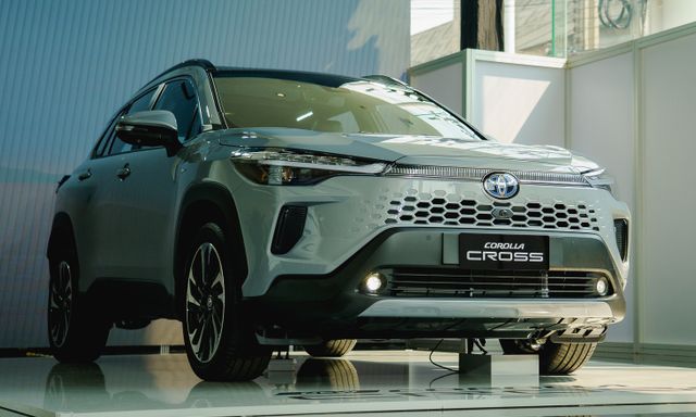 Ra mắt Toyota Corolla Cross 2024: Giá quy đổi từ 680 triệu, lưới tản nhiệt kiểu Lexus RX, có thể Việt Nam giữa năm nay