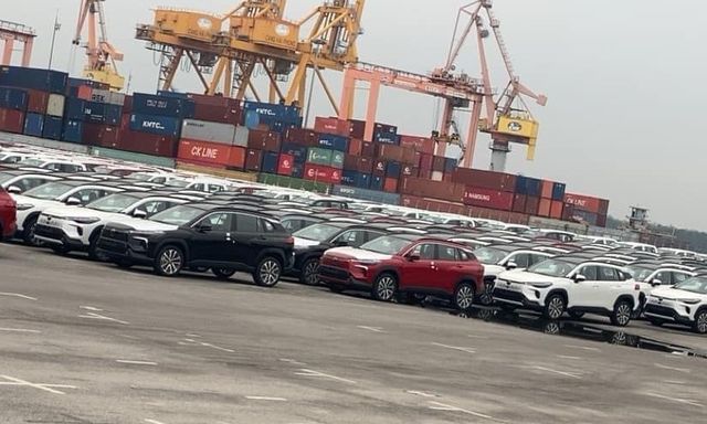 Lô Toyota Corolla Cross 2024 đầu tiên về Việt Nam: Giá dự kiến không đổi, ra mắt tháng 5 đấu HR-V và CX-30