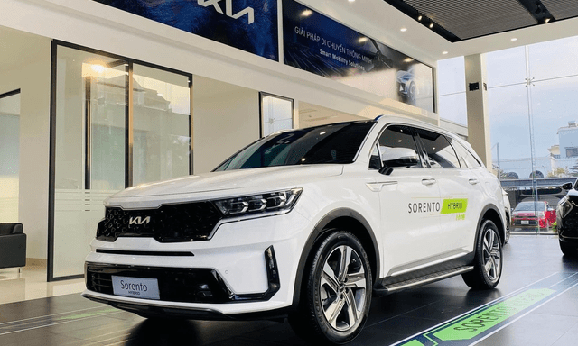 Kia Sorento hybrid giảm sốc 120 triệu đồng, còn từ 1,029 tỷ đồng, rẻ hơn cả Honda CR-V hybrid