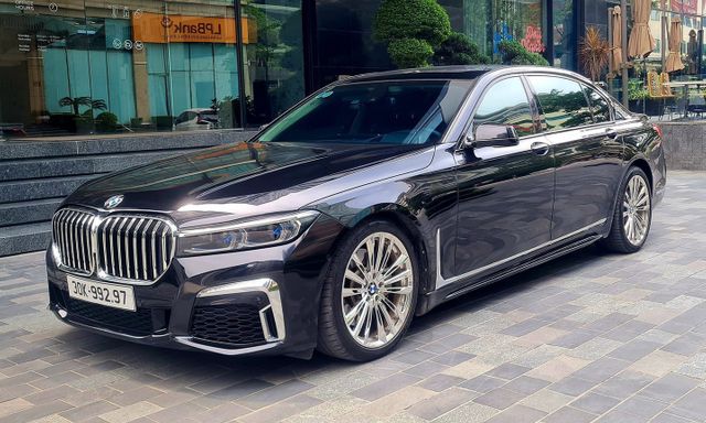 Chào BMW 750Li giá hơn 800 triệu, người bán khẳng định: ‘Tiền làm xe đắt hơn tiền xe, tiết kiệm xăng hơn Camry’
