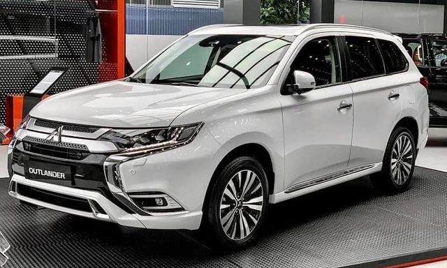 Đại lý xả kho lô Mitsubishi Outlander 2023 cuối cùng: Giảm tới 140 triệu đồng nhưng chỉ áp dụng cho phiên bản này