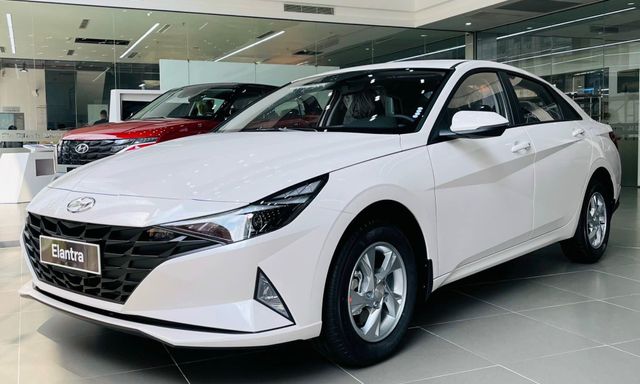 Xả hàng tồn, Hyundai Elantra bán rẻ hơn cả ‘đàn em’ Accent mới ra mắt