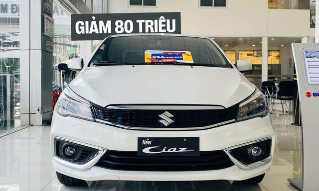 Suzuki Ciaz giảm giá còn 455 triệu tại đại lý: Tiệm cận Accent số sàn, dọn kho lô cuối trước khả năng bị khai tử