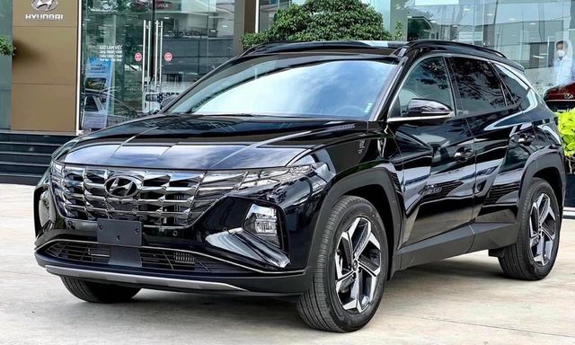 Hyundai Tucson giảm giá hơn 30 triệu đồng tại đại lý: Chỉ còn 2 bản, dễ dọn kho chờ bản nâng cấp mới ra mắt đấu CX-5