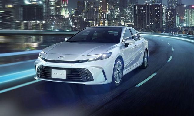 Toyota Camry 2025 được bổ sung... động cơ xăng cũ, yếu hơn bản hybrid nhưng nhiều thị trường vẫn chuộng