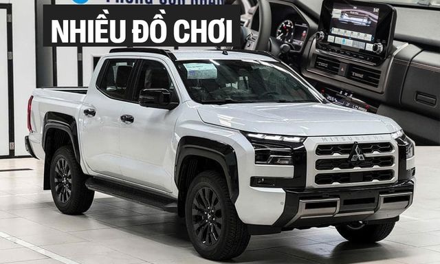 Mitsubishi Triton 2024 về đại lý, lần đầu lộ chi tiết nội thất: Màn hình lớn, camera 360, ADAS dễ khiến khách Việt phân vân với Ranger