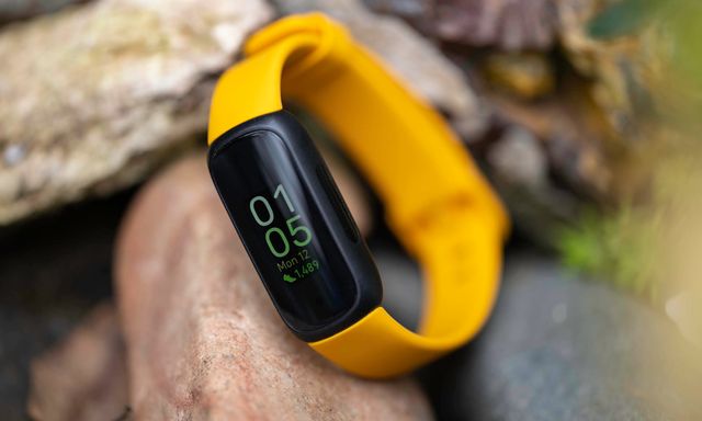 New York Times chấm điểm 3 vòng tay và đồng hồ thông minh tốt nhất năm: Fitbit dẫn đầu, Apple Watch nhận “vé vớt”