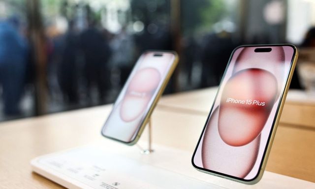 Lừa Apple trót lọt hơn 3 triệu USD, hai thanh niên đối mặt với 20 năm tù