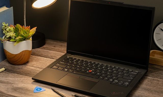 Giữa rừng laptop với RAM hàn chết, Lenovo quay trở về thiết kế dễ nâng cấp trên loạt ThinkPad mới