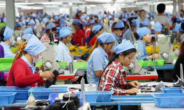 Nửa năm, láng giềng tuyên bố FDI tăng mạnh, Việt Nam gấp 5 lần