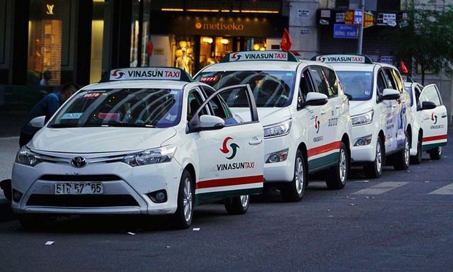 Chật vật đối đầu với Grab, GoJek, Be, Xanh SM, một hãng taxi Việt vẫn “dốc hầu bao” chi hơn trăm tỷ chia cổ tức tiền mặt, cổ phiếu lập tức 