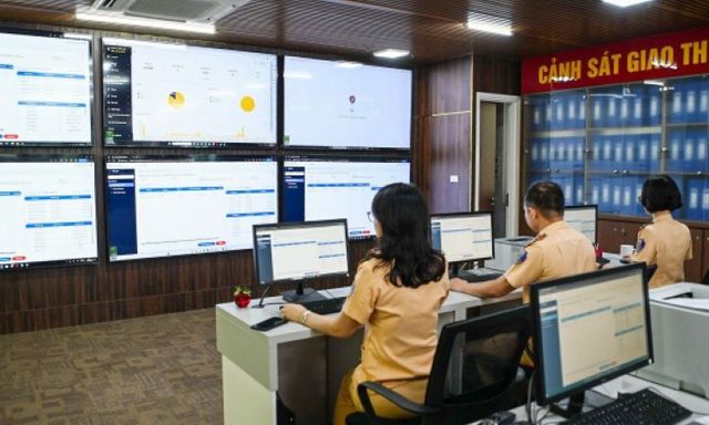 Phiên đấu giá biển số đầu tiên: Trang web “tạm dừng vì lý do kỹ thuật”