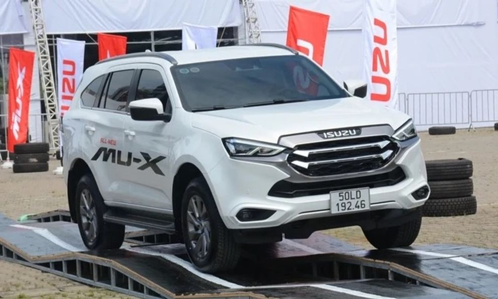 Top xe bán chậm Isuzu D-Max và MU-X bị triệu hồi do lỗi phần mềm