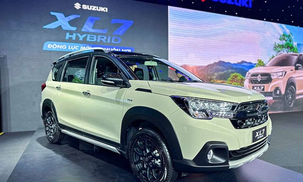 Suzuki XL7 hybrid ra mắt tại Việt Nam, giá không đổi, thêm công nghệ để đối đầu Xpander