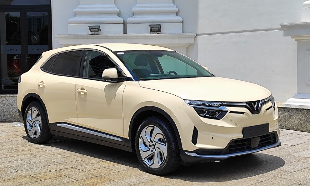 Quyết định bất ngờ của tỷ phú Phạm Nhật Vượng, khách Việt hết thời được đi taxi hạng sang