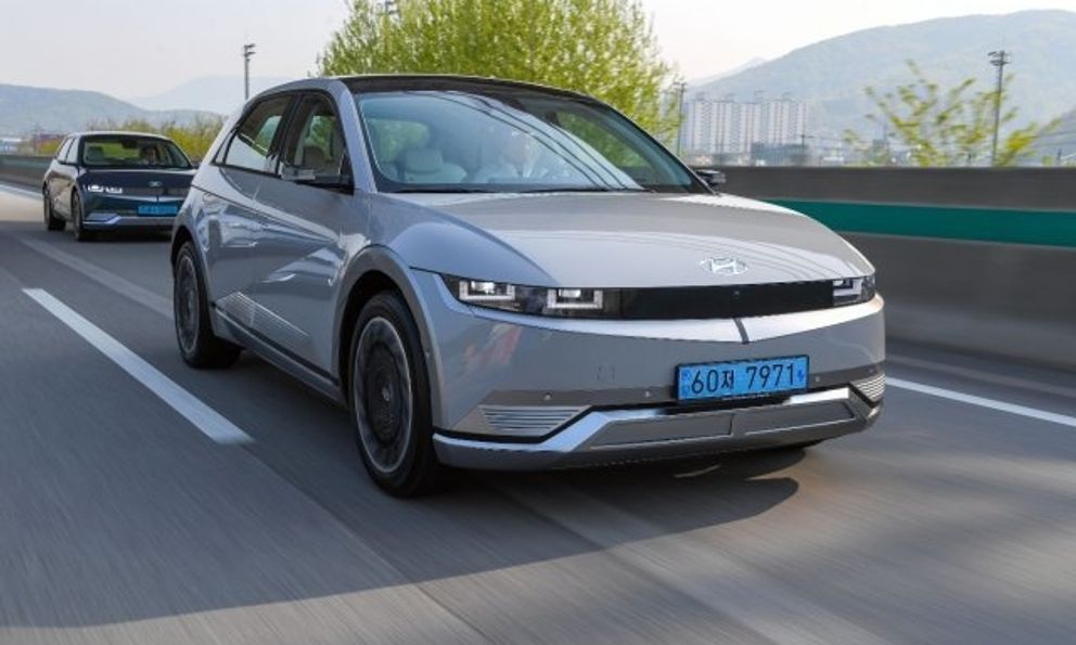 Nhu cầu yếu, Hyundai tạm dừng sản xuất Ioniq5 và Kona EV