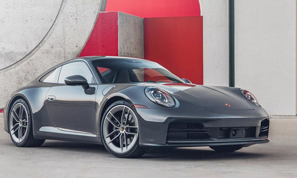 Porsche tiến hành đồng thời 2 đợt triệu hồi đối với mẫu 911