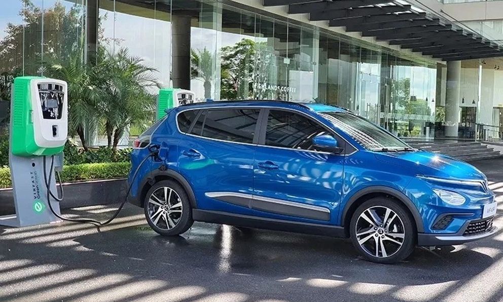 VinFast bất ngờ dừng chính sách thuê pin: Người dùng chỉ còn mua đứt?