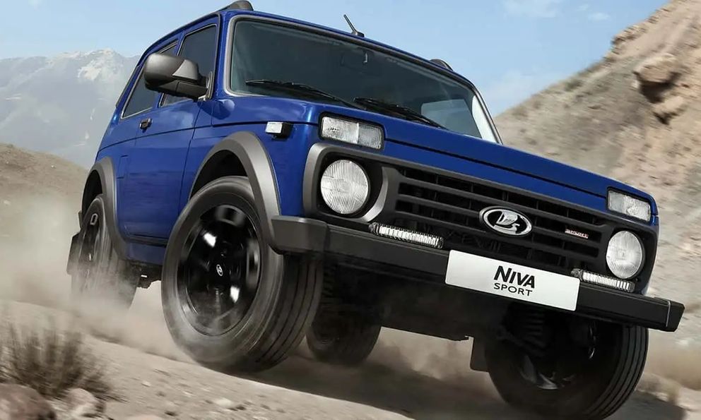 Chiếc SUV có vòng đời lâu nhất vẫn đang được bán, có thêm bản thể thao